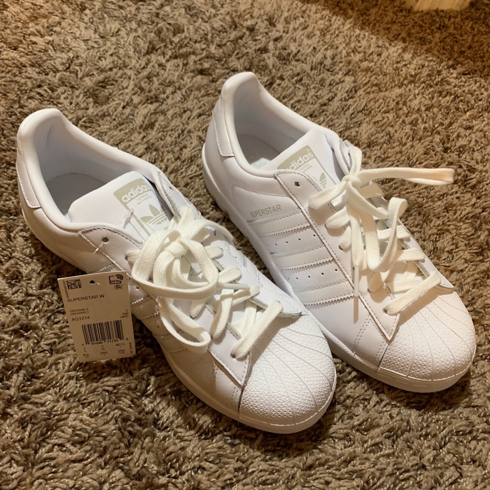 NWT ADIDAS WHITE SUPRASTAR SNEAKER